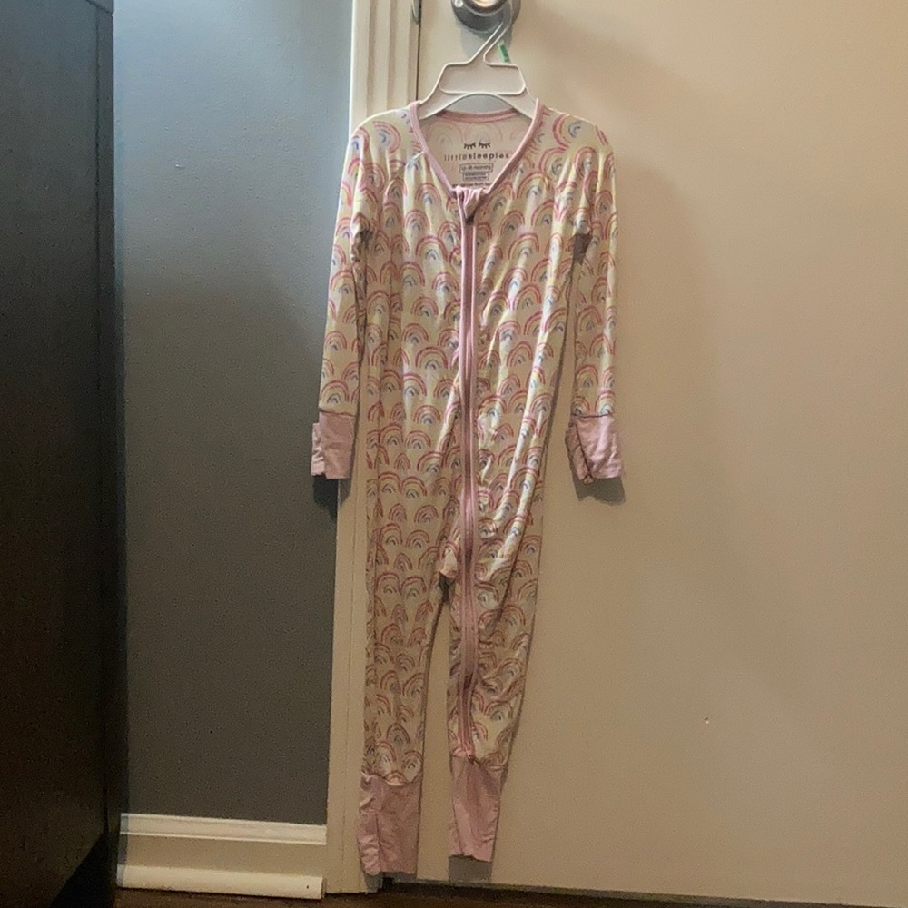 Little Sleepies 12-18M pastel rainbows zippy, like-new